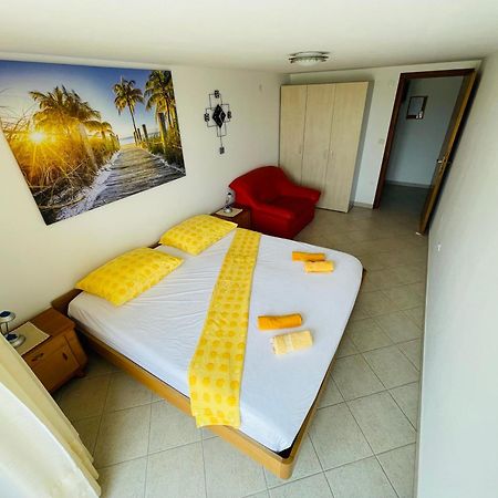 Apartments Kordic Vis Luaran gambar
