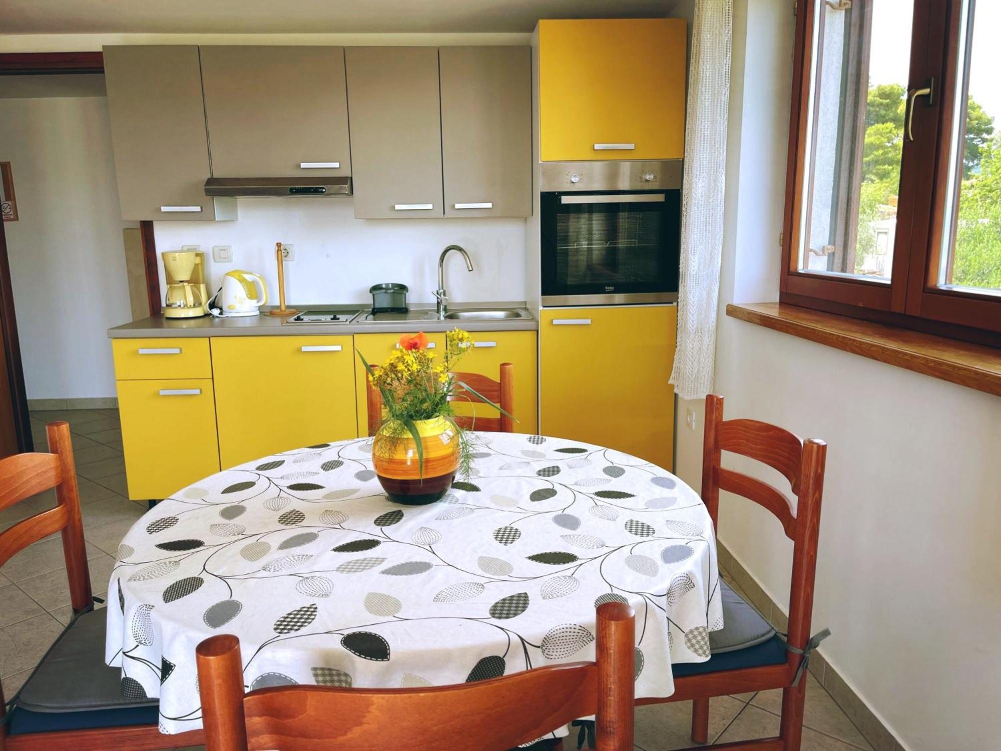 Apartments Kordic Vis Luaran gambar