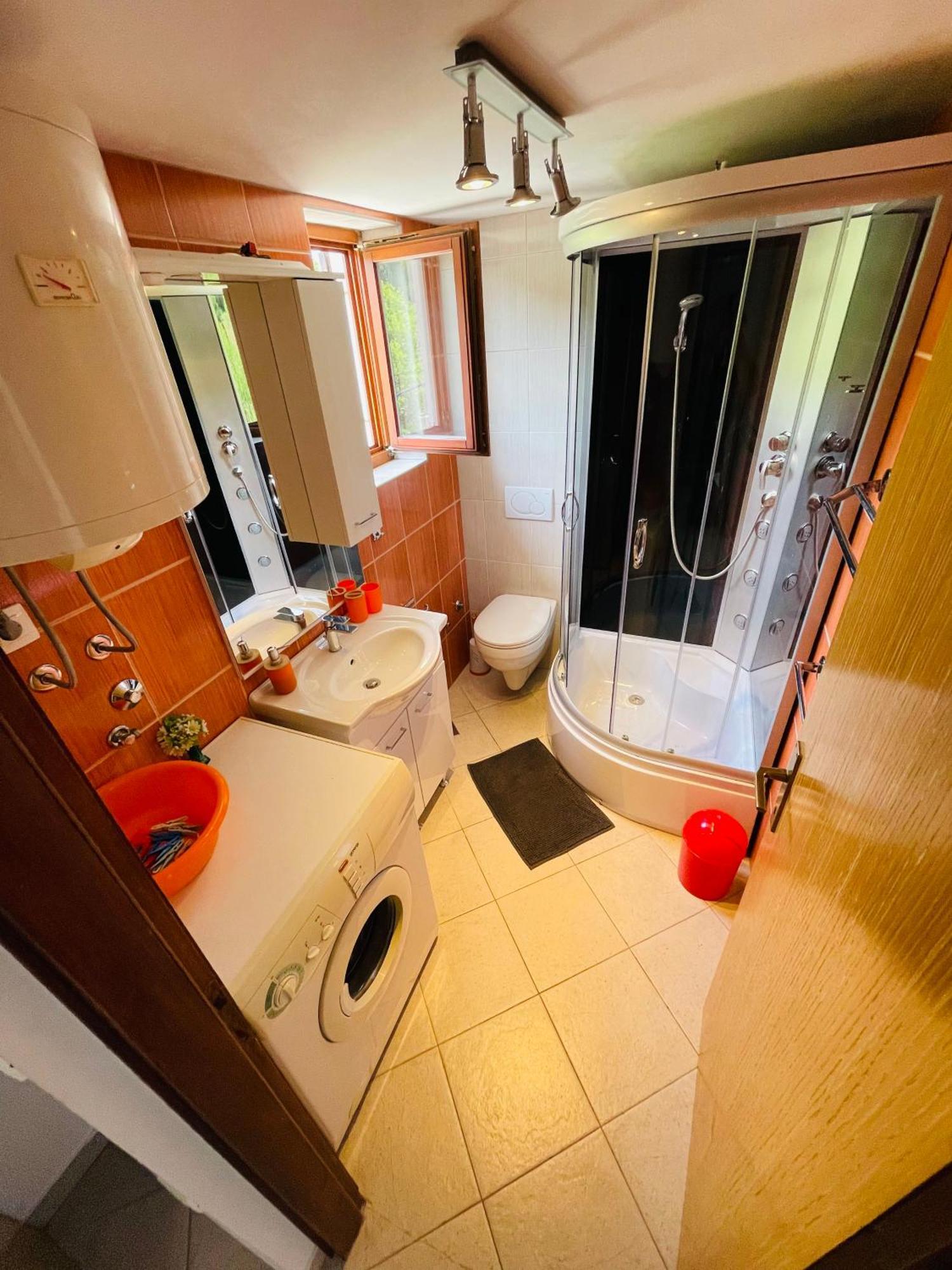 Apartments Kordic Vis Luaran gambar