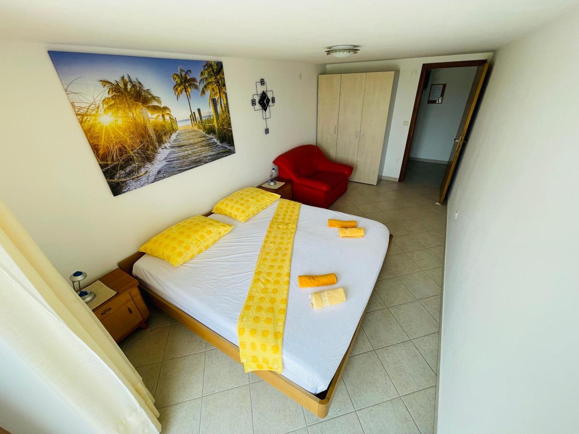 Apartments Kordic Vis Luaran gambar