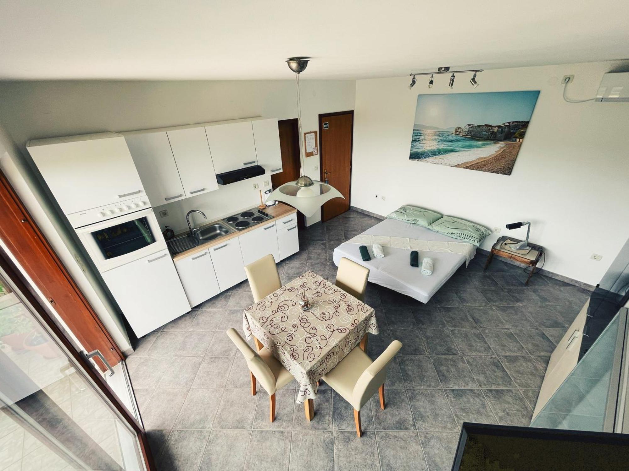 Apartments Kordic Vis Luaran gambar