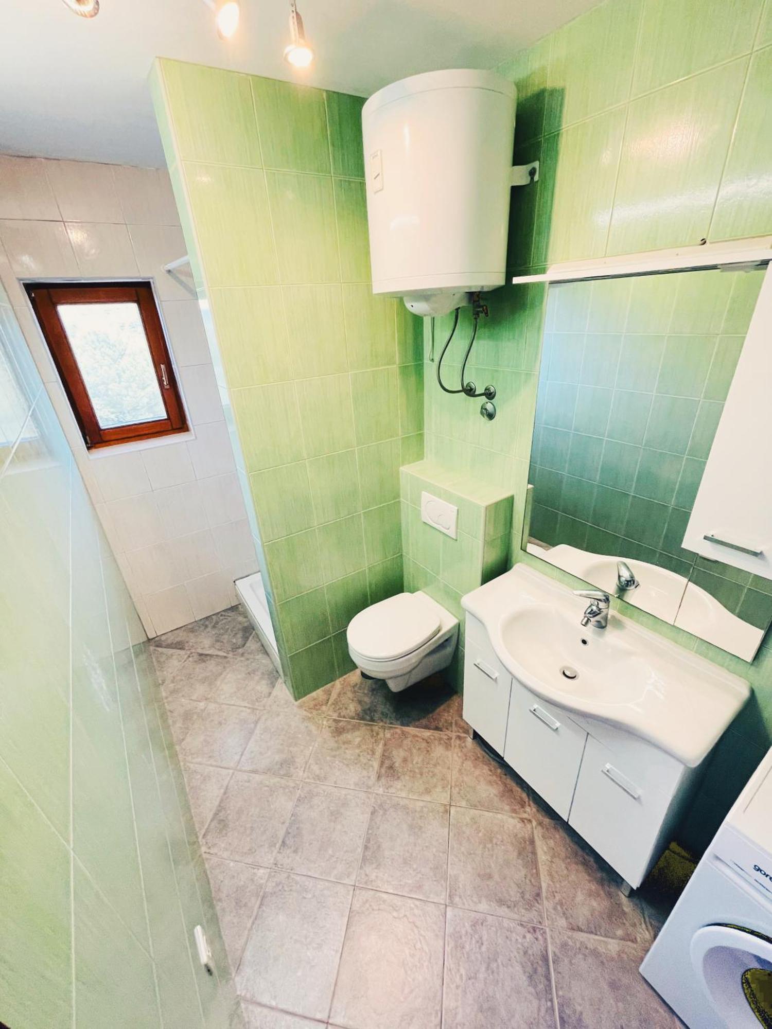 Apartments Kordic Vis Luaran gambar