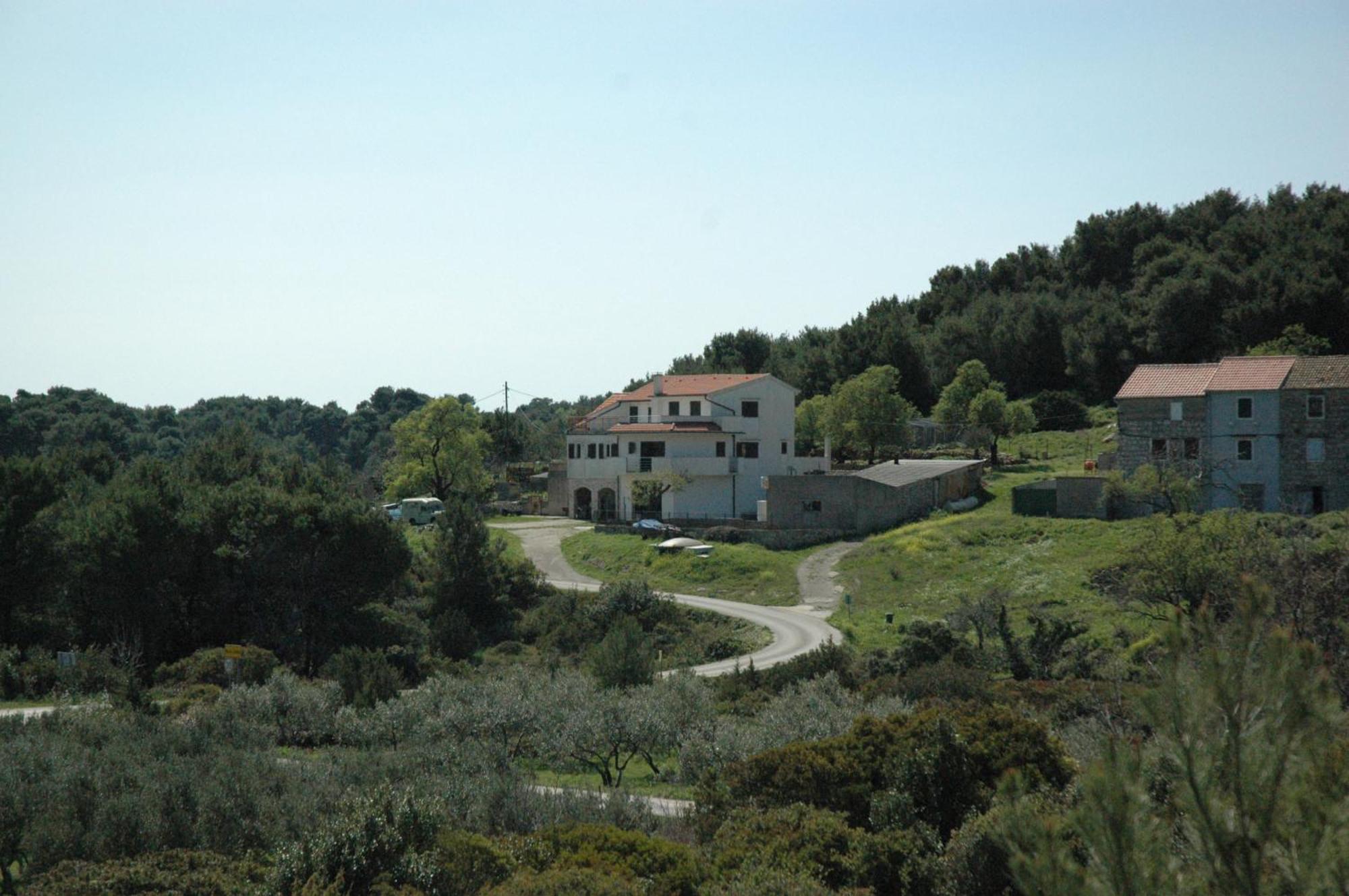 Apartments Kordic Vis Luaran gambar