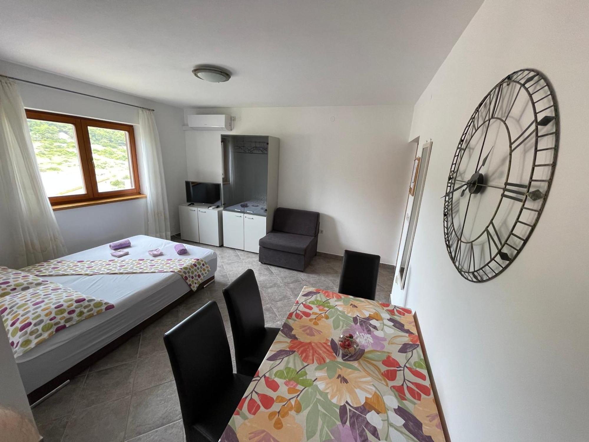 Apartments Kordic Vis Luaran gambar