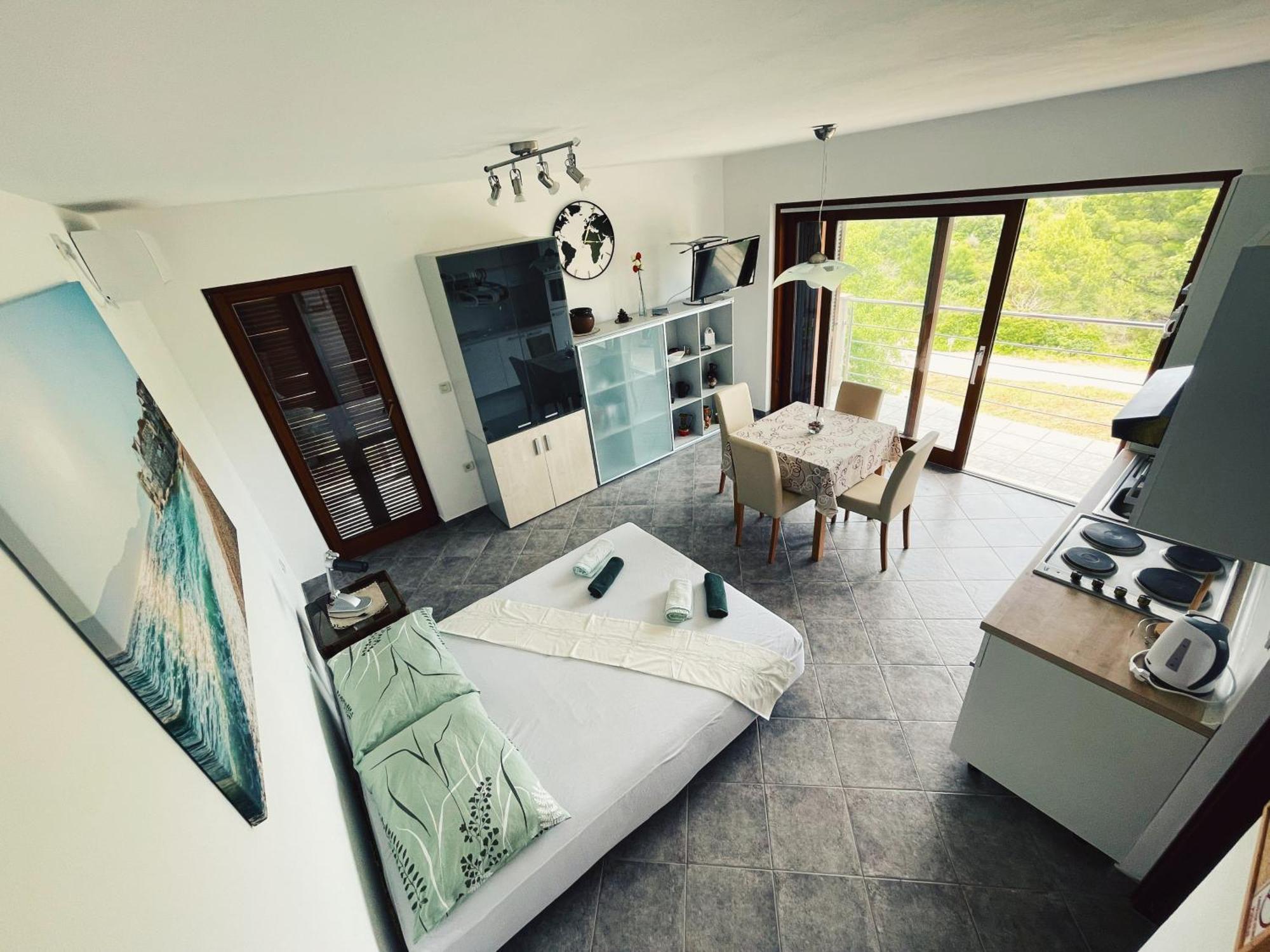 Apartments Kordic Vis Luaran gambar