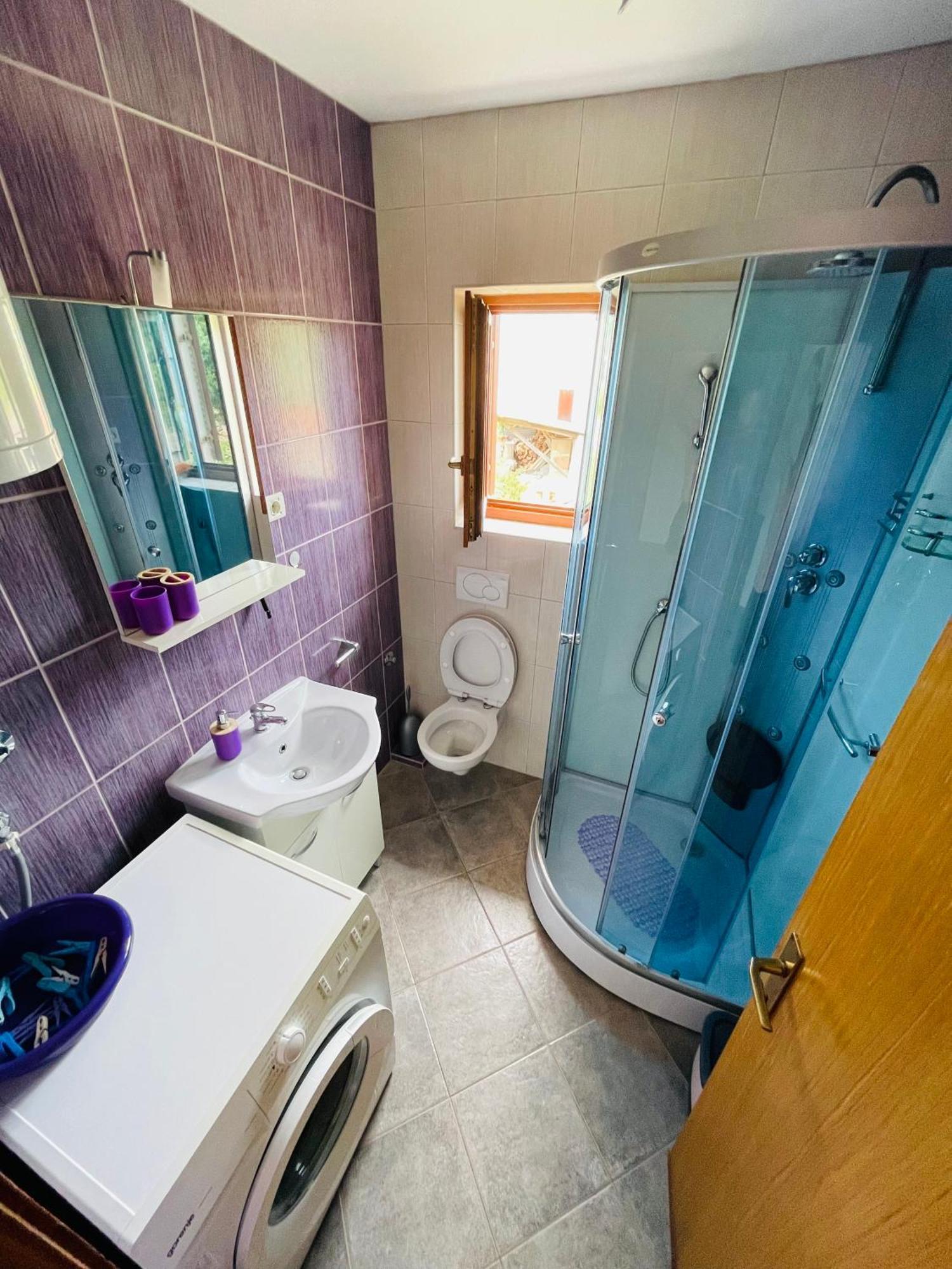 Apartments Kordic Vis Luaran gambar
