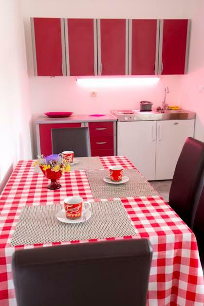 Apartments Kordic Vis Luaran gambar